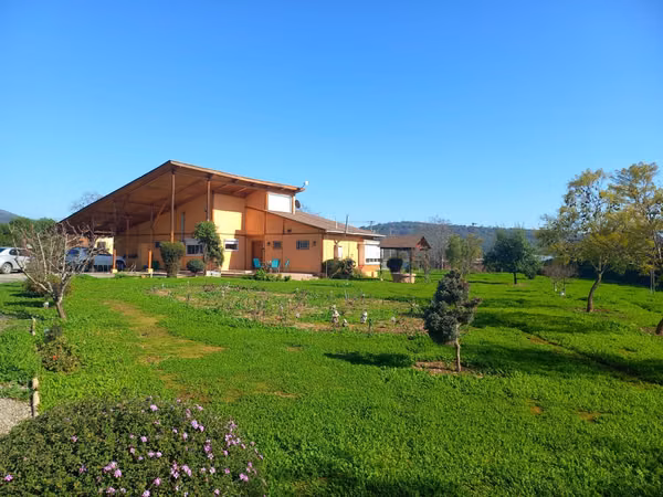ESTUPENDA PARCELA CON CASA EN CONDOMINIO VALLE DEL HUINGANAL, LIMACHE