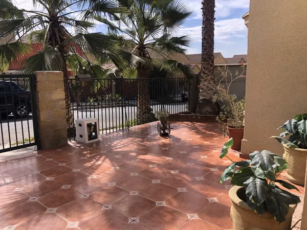 VENDE CASA 3 PISOS, 4 DORM, 3 BAÑOS, 2 SALAS, VALLE LO CAMPINO, QUILICURA