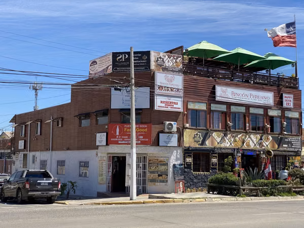 VENDE 3 LOCALES COMERCIALES JUNTOS, RESTORANT, FUENTE SODA, HOTEL, EN VILLA ALEMANA V REGION