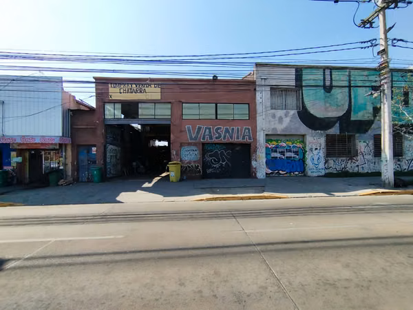 SE VENDE PROPIEDAD COMERCIAL EN AVENIDA SANTA ROSA.