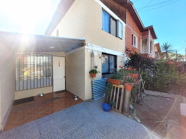 Se vende casa en Villa Los Robles, Maipú