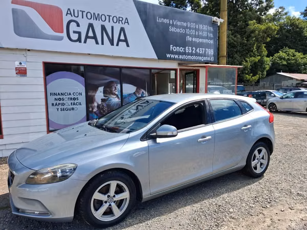 VOLVO V40 D2 2.0 2016