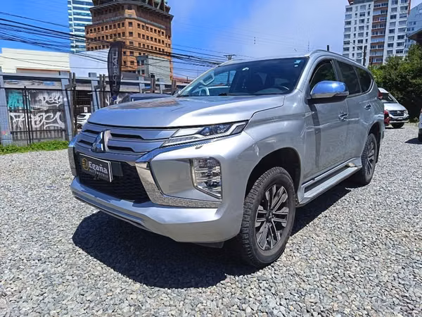 Mitsubishi Montero Sport 4