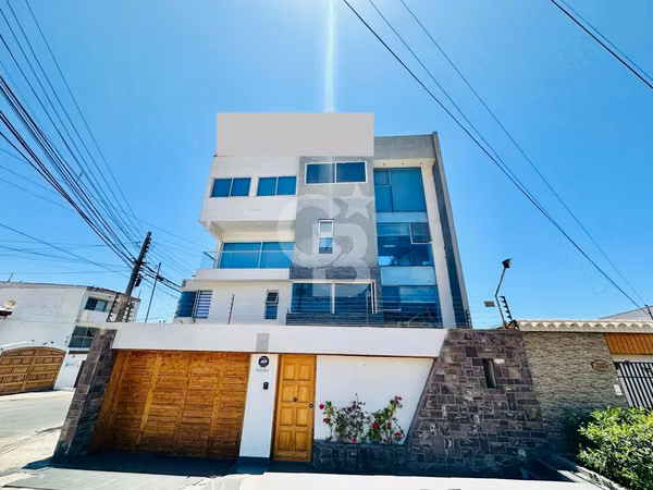 Amplia Propiedad  Comercial, Sector Sur
