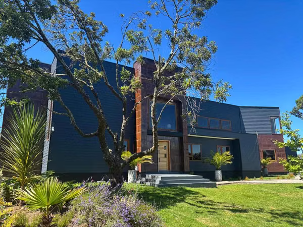 Moderna Vivienda en exclusivo condominio. (140581)