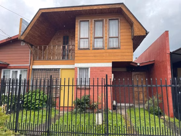 CASA EN VENTA - PARQUE RAYENCO.- TEMUCO