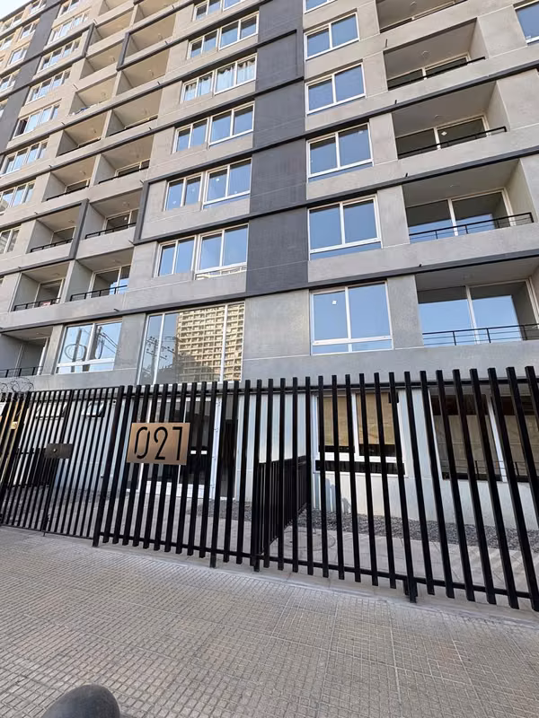 Depto Amoblado 1D+1B + Balcón + Terraza, Estación Central | ¡PRIMER MES GRATIS Y SIN COMISIÓN!