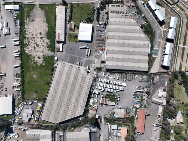 Bodega de 336m2 con oficina en Centro de Bodegaje
