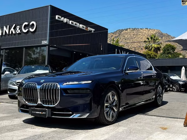 BMW 740 3.0 TURBO 2025