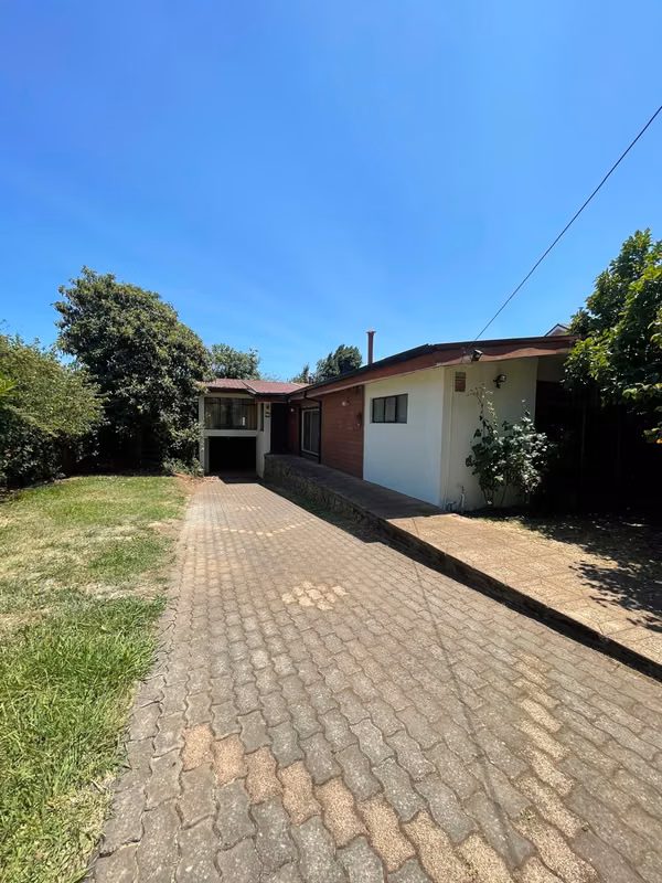 SE ARRIENDA CASA CON PISCINA AVDA GABRIELA MISTRAL