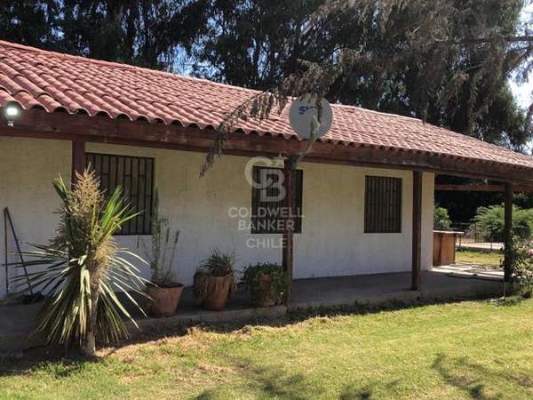 Parcela 1 Hectárea con casa en Talagante