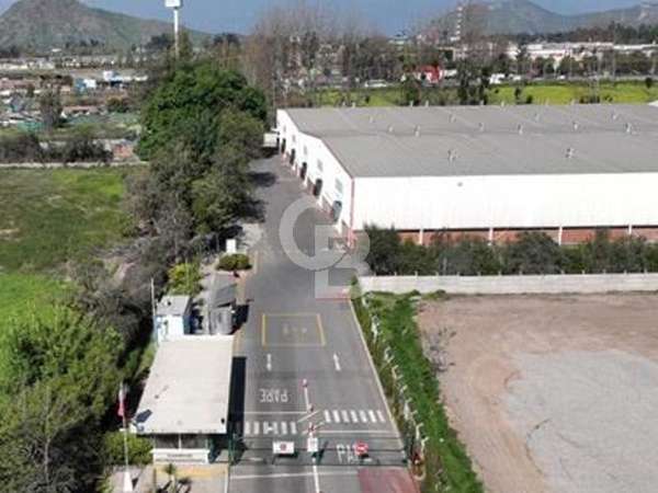 Bodega de 3.200 m2 en Centro de Bodegaje