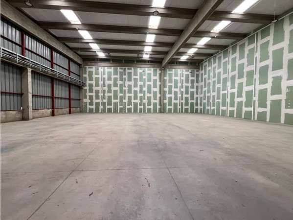 Arriendo bodega de 595 m2 en Parque Industrial, Lampa.