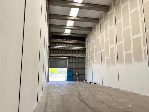 Arriendo bodega de 192 m2 en Parque Industrial, Lampa.