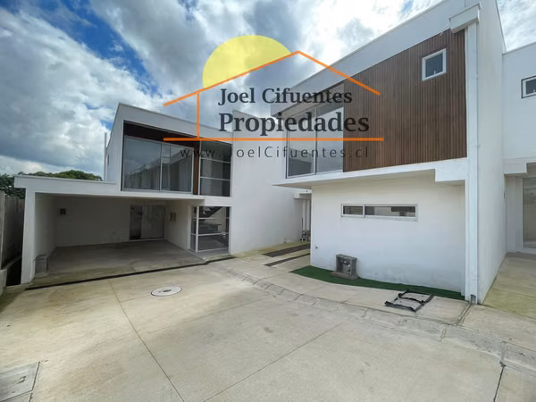 6 casas nuevas en condominio a pasos de la estación del tren. Cod-2407