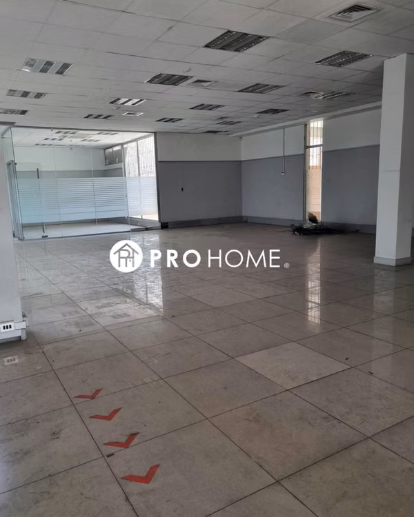 Edificio Corporativo: 764 m² y Máxima Capacidad de Estacionamiento
