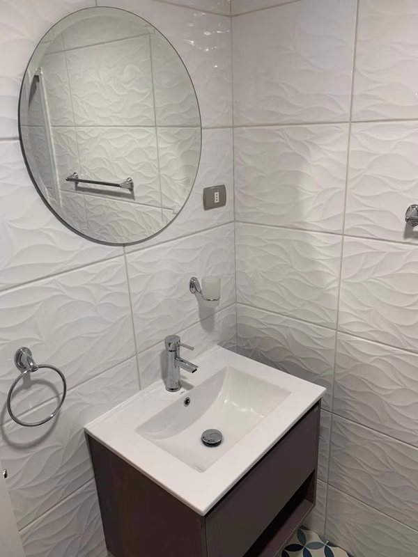 EXCELENTE PROPIEDAD COMERCIAL REMODELADA Y DISEÑADA PARA RENTA