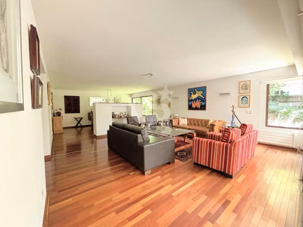Amplios espacios con Jardín Exclusivo, Vitacura