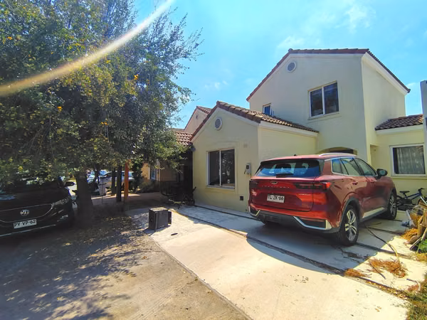 San Bernardo casa Laguna Los Condores 3D+3B+2E en venta