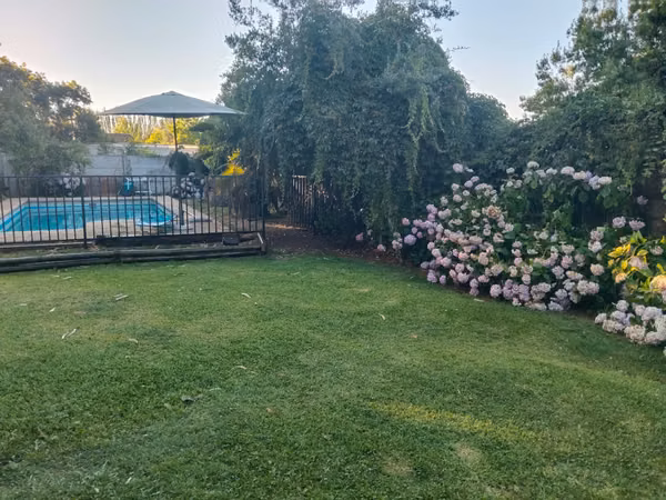 VENDEMOS CASA A MINUTOS CURICO