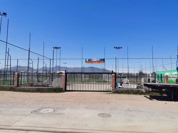 VENDO centro deportivo en Segunda Transversal 1091, Padre Hurtado