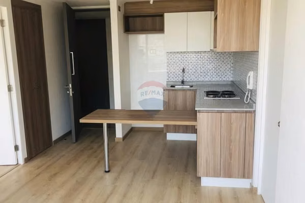 Gamero, 2 dorm, 2 baños, 1 est y bodega.