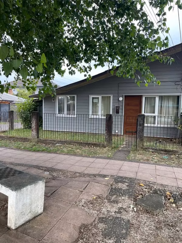CASA EN VENTA EXCELENTE UBICACIÓN -JAVIERA CARRERA. TCO