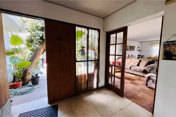 Oportunidad: casa con gran potencial comercial!