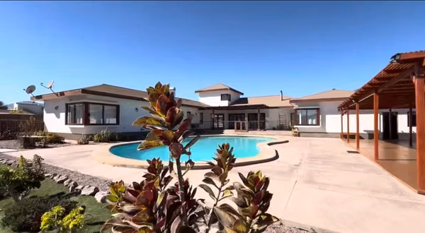 Casa en Arriendo en Pueblo San Fernando, Copiapó con 6 Dormitorios y Amplios Espacios