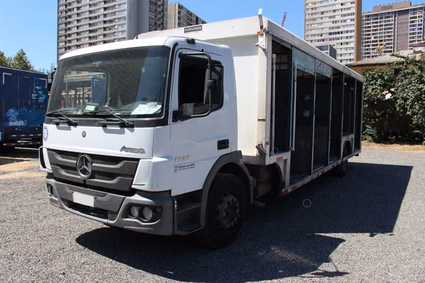 Camion Mercedes Atego 1726 año 2020 AT 89.000 Kms Bebidas Facilidades