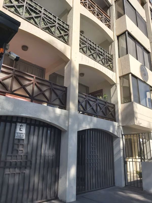 Venta Departamento amplio frente al Parque Ingles