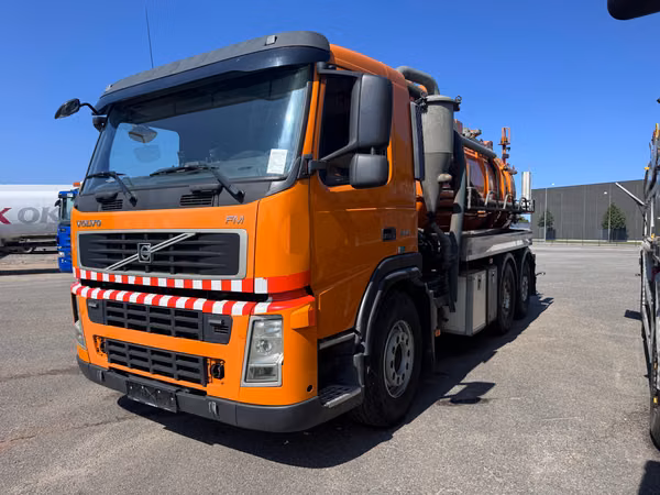 Camión Limpia Fosas Hidrojet Volvo Fm300 6x2 10m3