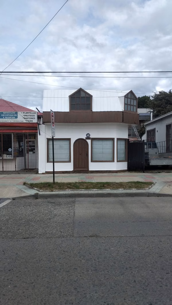 Arriendo céntrica oficina o Local Comercial
