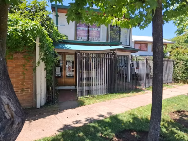Local Comercial y casa, en Ramón Olate