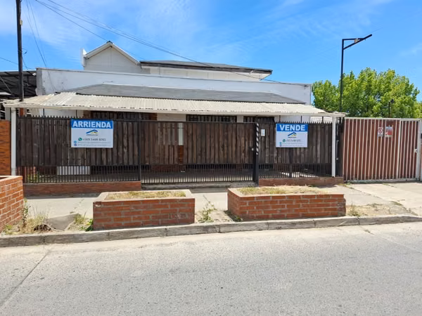Local Comercial, en Calle Yungay, a 3 cuadras de la Plaza