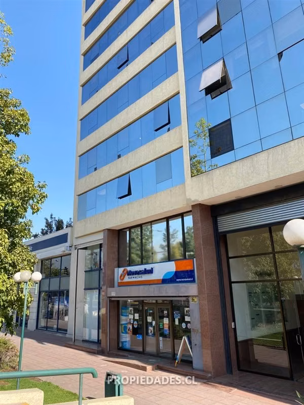 Local comercial en arriendo en La Florida y estacionamientos