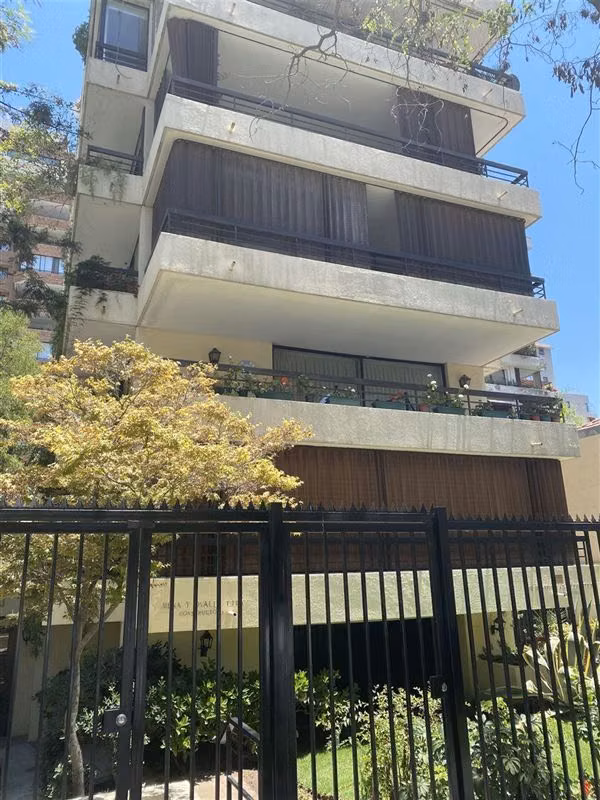 Departamento en venta de 3 dorm. en Las Condes REMODELADO