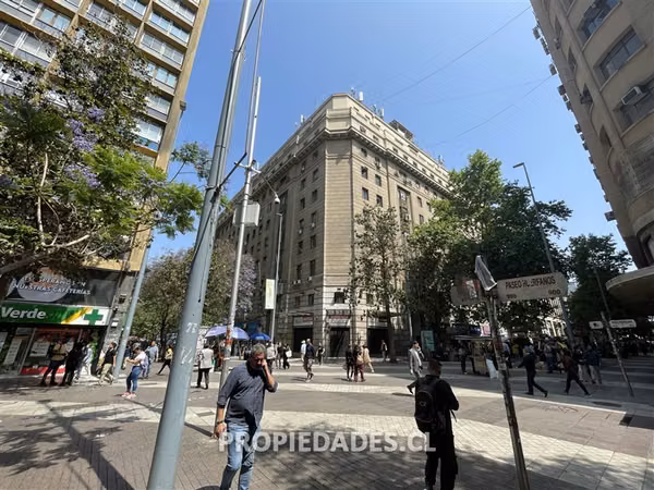 Gran oficina con terraza en venta en Santiago