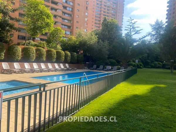 Departamento en venta de 3 dorm. en Las Condes