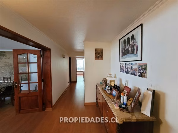 Departamento totalmente renovado de 4 dorm. en Providencia