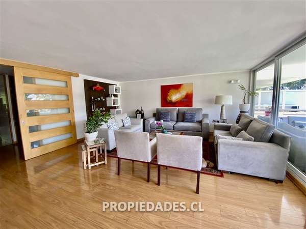 Departamento en venta de 4 dorm. en Lo Barnechea
