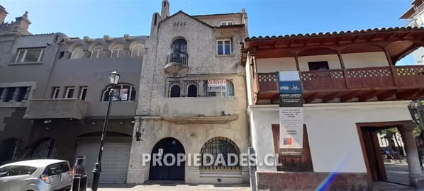 Casa en venta de 11 dorm. en Santiago