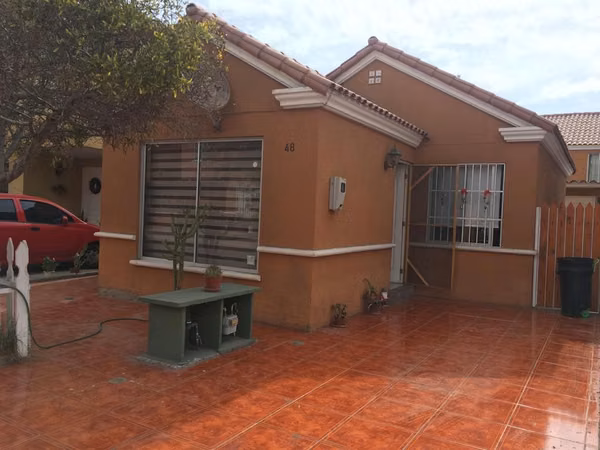Casa de un piso condominio Tacora sector norte
