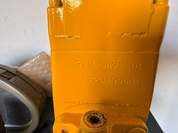 Bomba combustible motor C7 Caterpillar