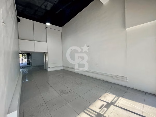 Oportunidad Local Comercial Manuel Montt / Alférez Real