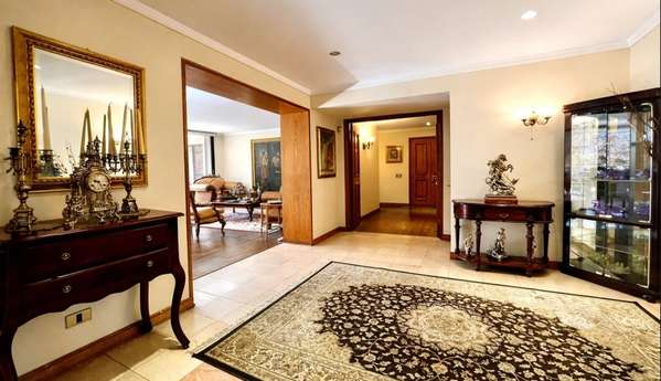 Barrio El Golf: 378 m2, 4 terrazas y 5 estacionami