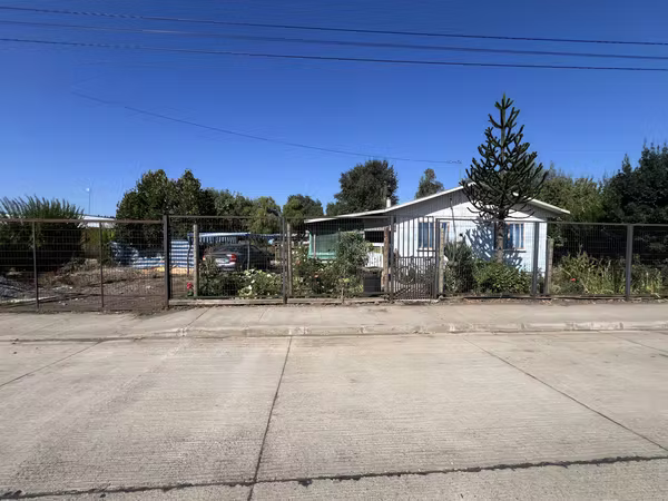 Casa en parcela de 1000 m2, con rol