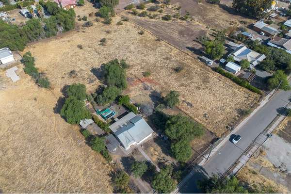 Casa mas terrenos en huertos familiares titil
