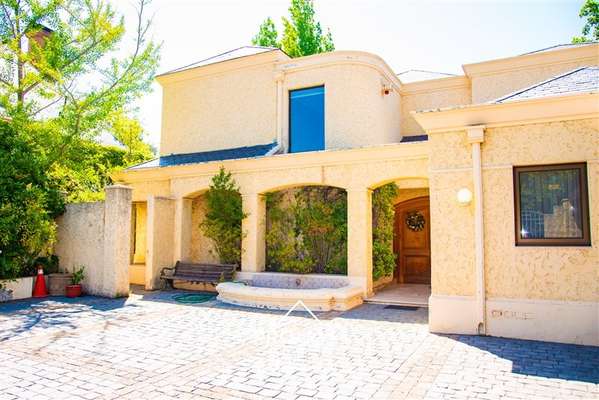 Casa en venta 6 dorm. + estar + escritorio en Lo Barnechea