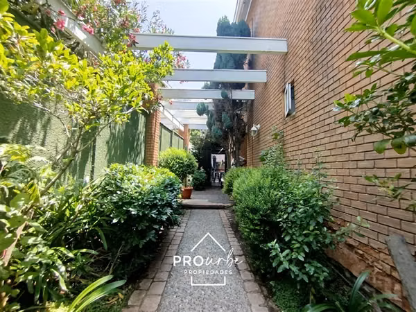 Casa colegio San Benito 4 dorm más servicios